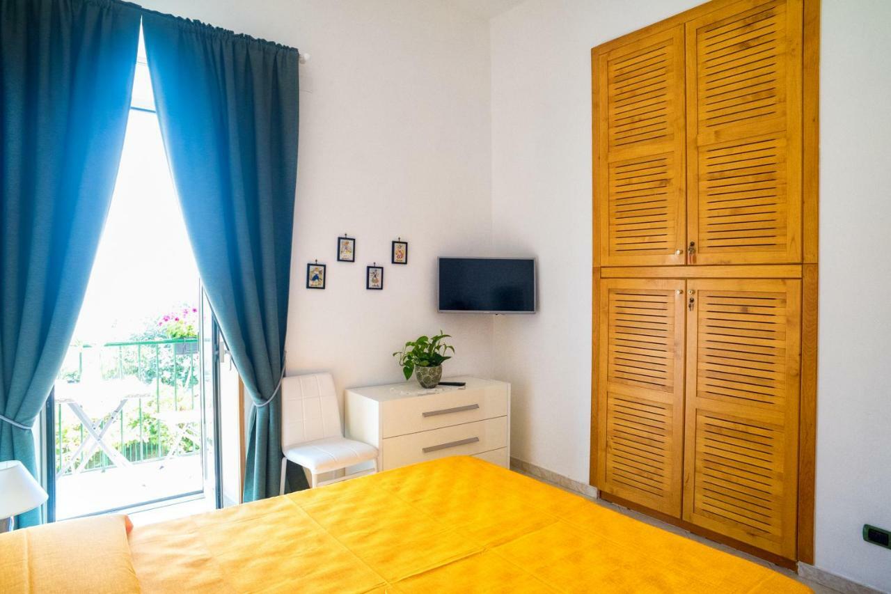 Casa Vacanze Napoli Posillipo Екстериор снимка